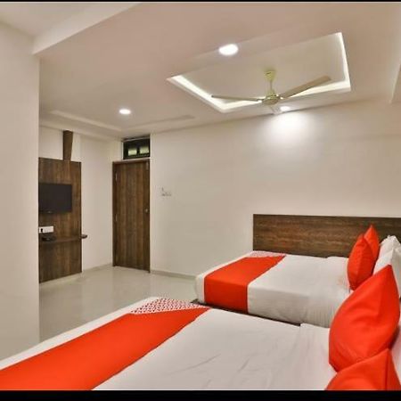 Hotel Pathik Villa Amhedabad Dış mekan fotoğraf