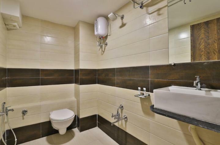 Hotel Pathik Villa Amhedabad Dış mekan fotoğraf