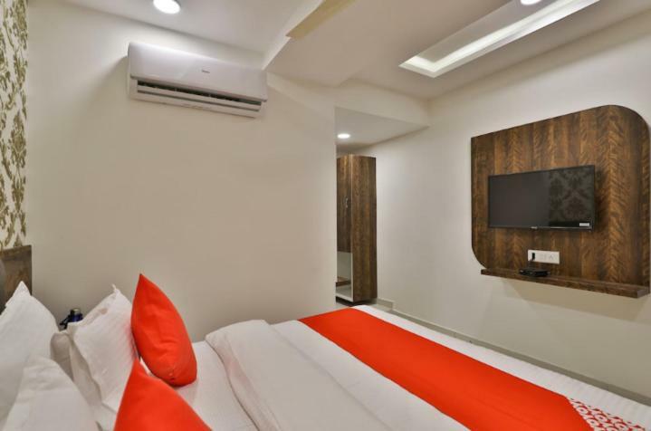 Hotel Pathik Villa Amhedabad Dış mekan fotoğraf